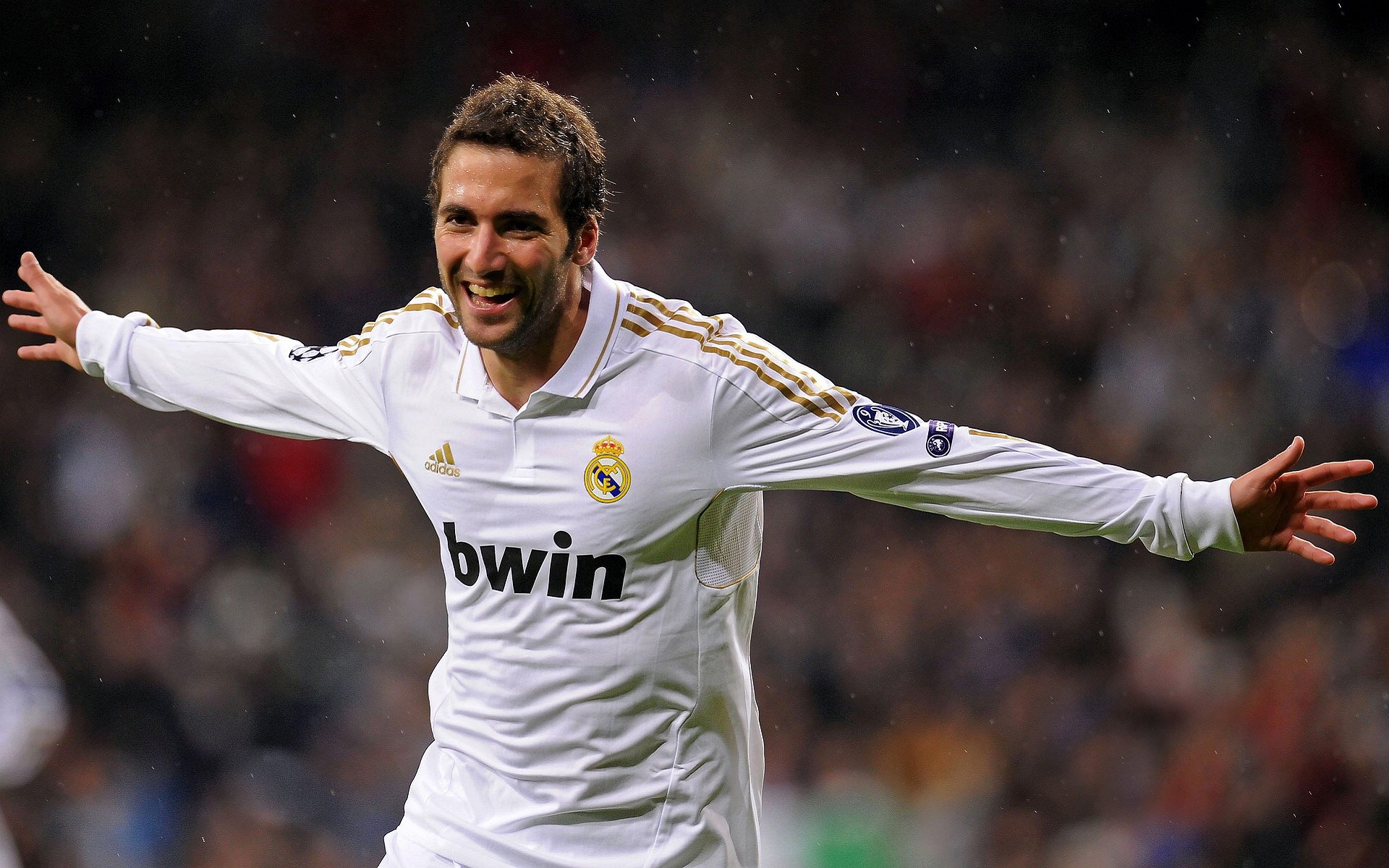 爱游戏智能平台-利物浦在欧冠赛场奋勇争先,目标更高